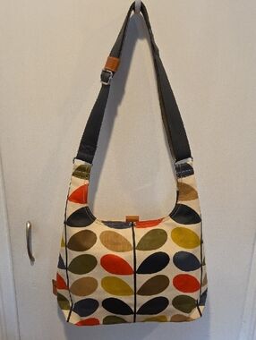 Orla Kiely Classic Multi Stem Midi Crossbody Swing Bag